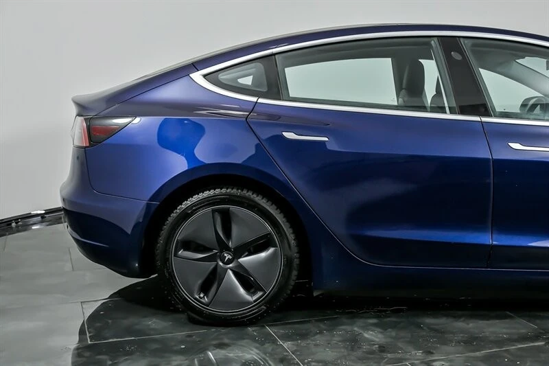 2018 Tesla Model 3 - Image 11 of 12