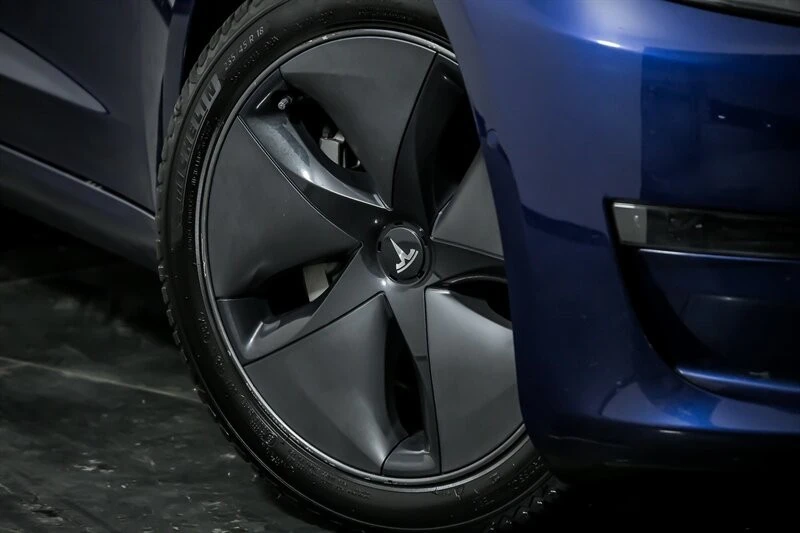 2018 Tesla Model 3 - Image 3 of 12