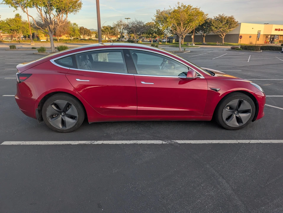 2018 Tesla Model 3 - Image 7 of 31
