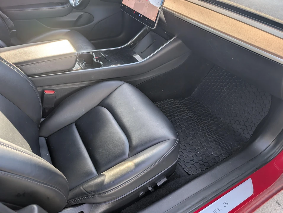 2018 Tesla Model 3 - Image 19 of 31