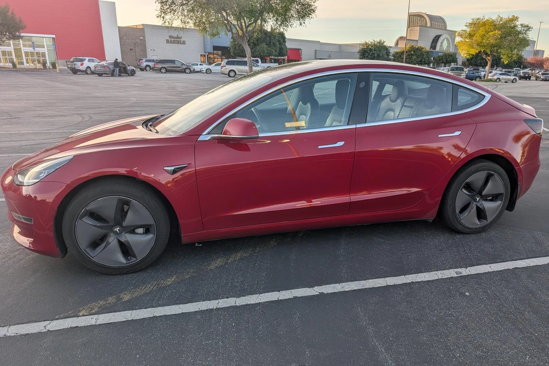 2018 Tesla Model 3 - Image 3 of 31
