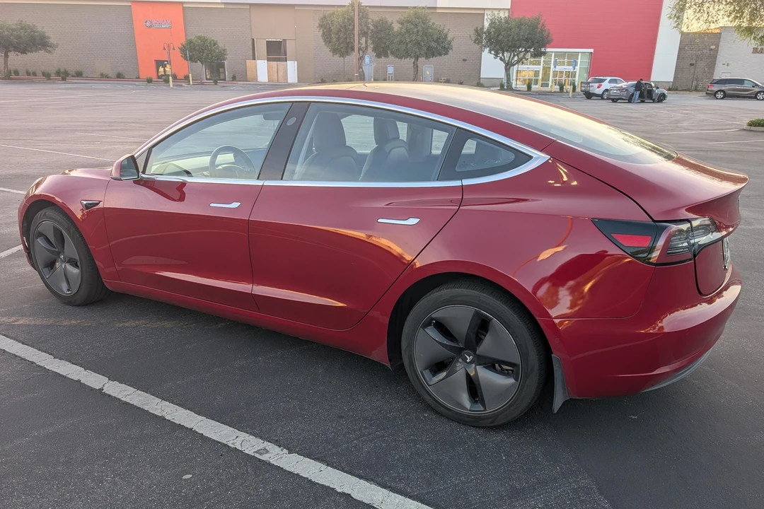 2018 Tesla Model 3 - Image 4 of 31