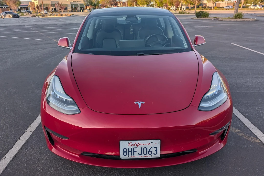 2018 Tesla Model 3 - Image 2 of 31