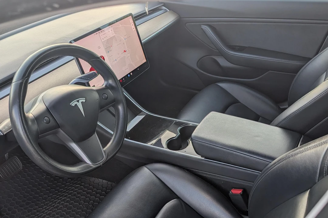 2018 Tesla Model 3 - Image 13 of 31