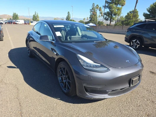2018 Tesla Model 3 - Image 2 of 21