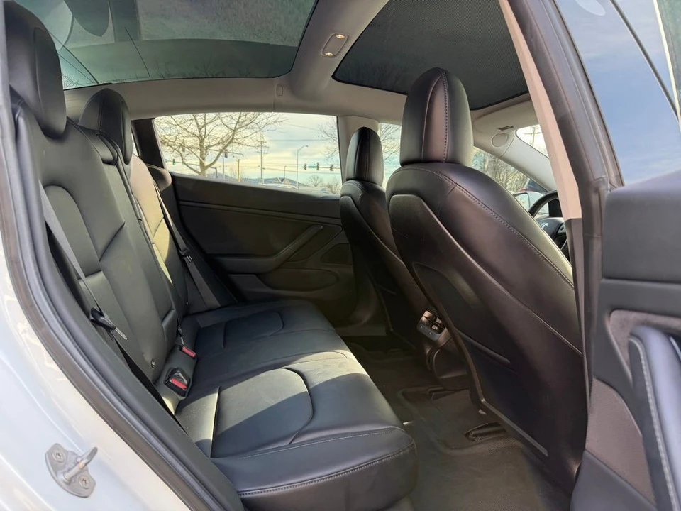 2018 Tesla Model 3 - Image 17 of 19