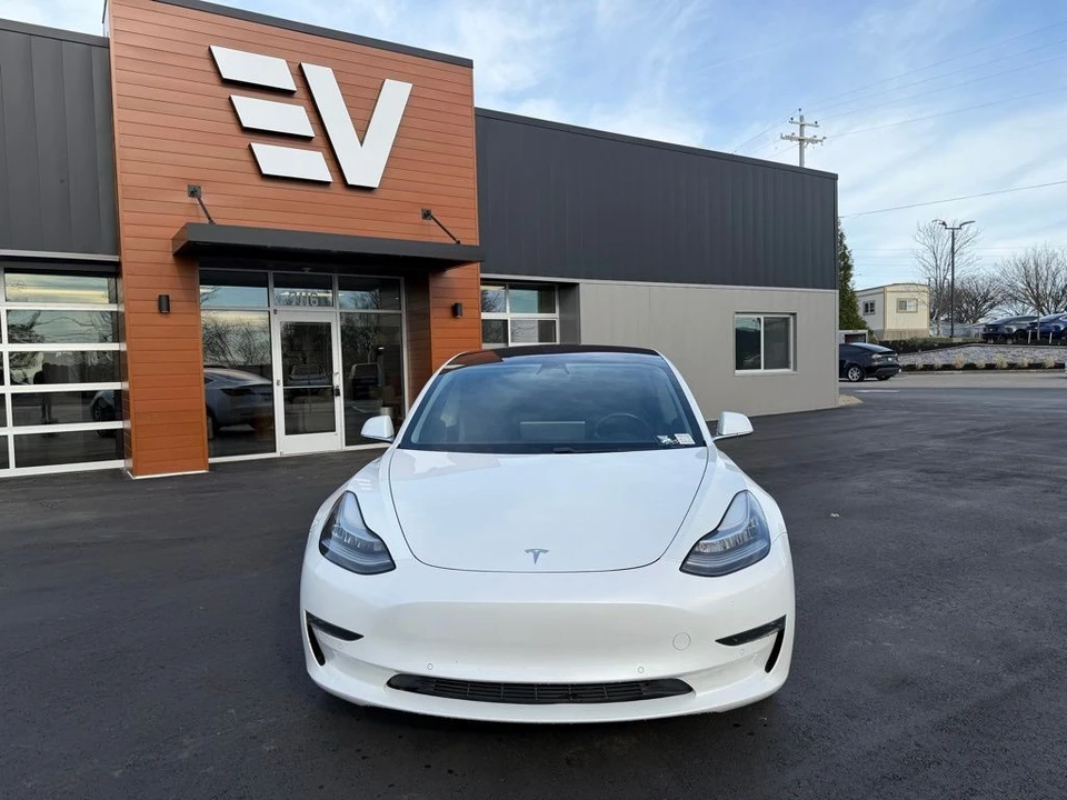 2018 Tesla Model 3 - Image 2 of 19