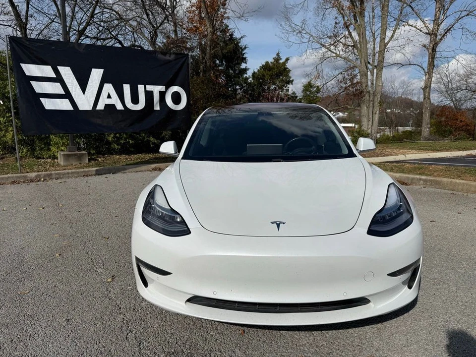 2018 Tesla Model 3 - Image 2 of 13