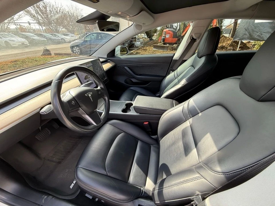 2018 Tesla Model 3 - Image 9 of 13