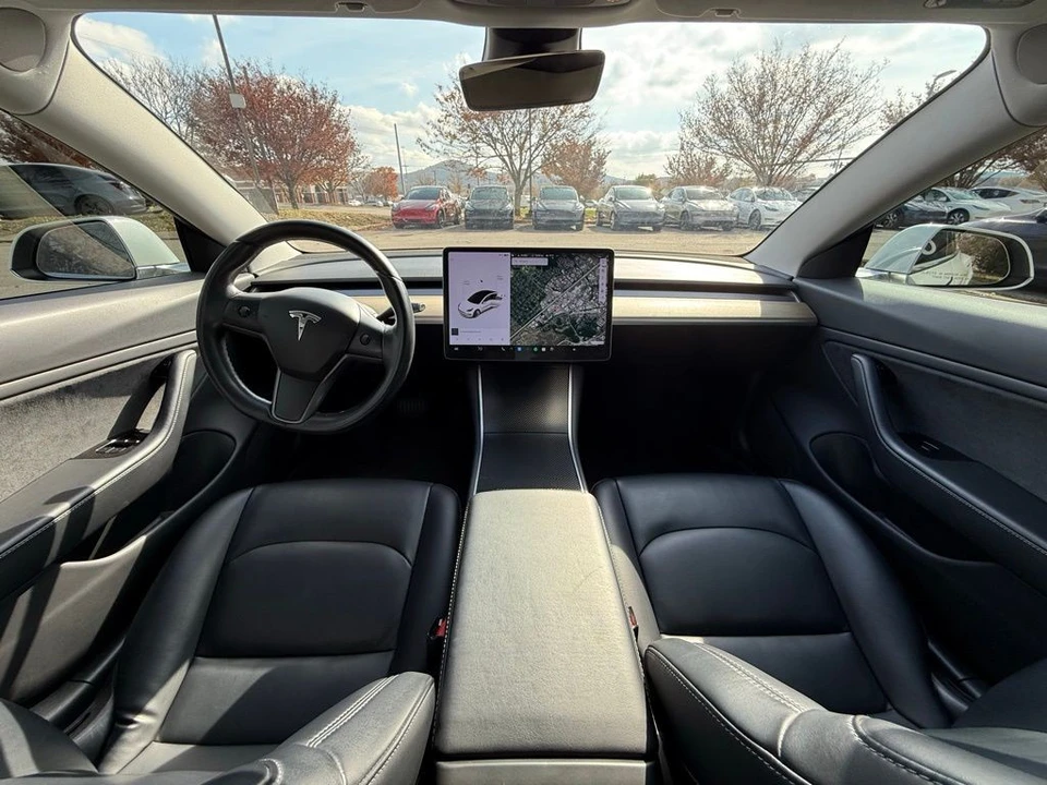2018 Tesla Model 3 - Image 8 of 13