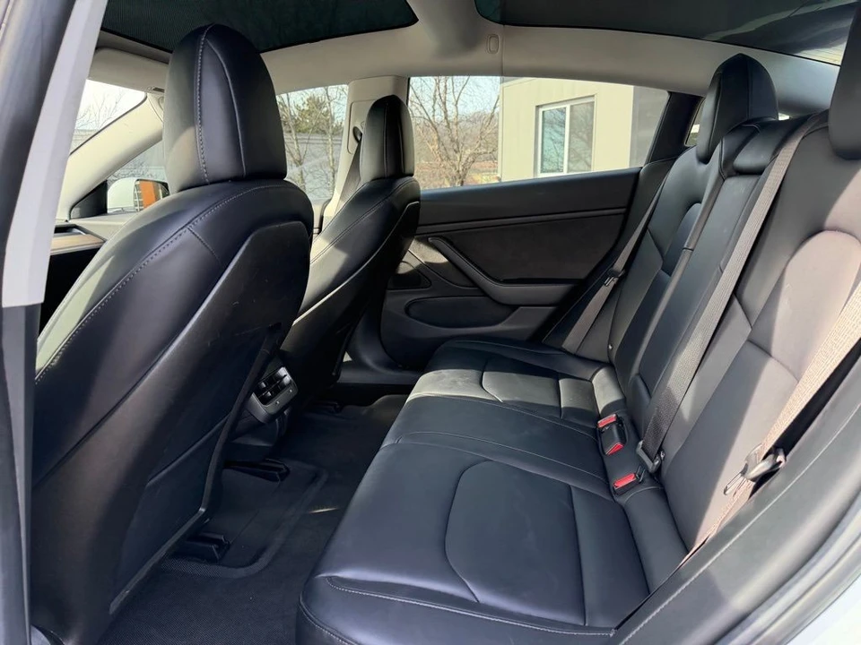 2018 Tesla Model 3 - Image 11 of 19