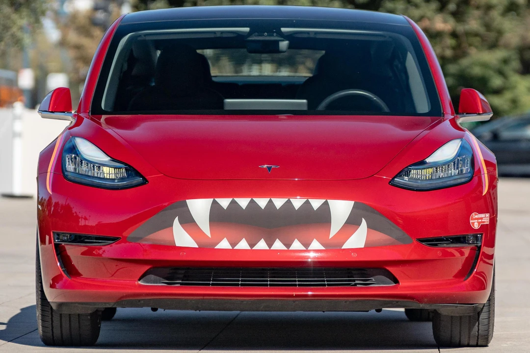 2018 Tesla Model 3 - Image 2 of 31