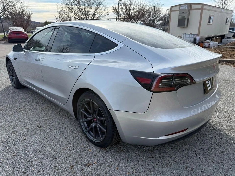 2018 Tesla Model 3 - Image 6 of 11