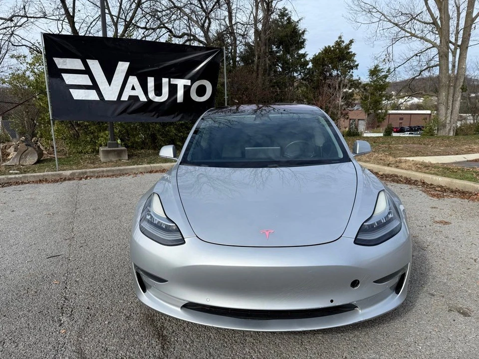 2018 Tesla Model 3 - Image 2 of 11