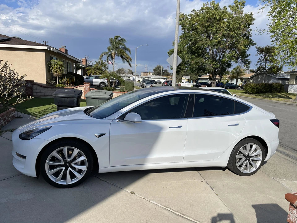 2018 Tesla Model 3 - Image 12 of 31