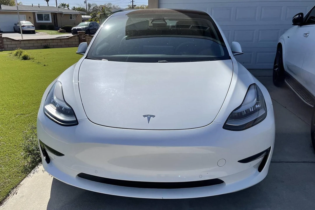 2018 Tesla Model 3 - Image 2 of 31