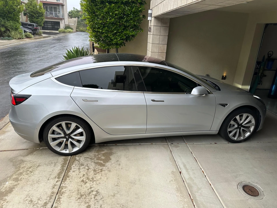 2018 Tesla Model 3 - Image 15 of 31