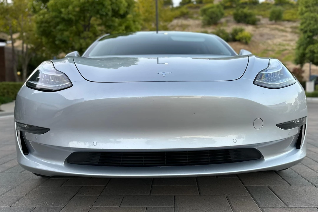 2018 Tesla Model 3 - Image 2 of 31