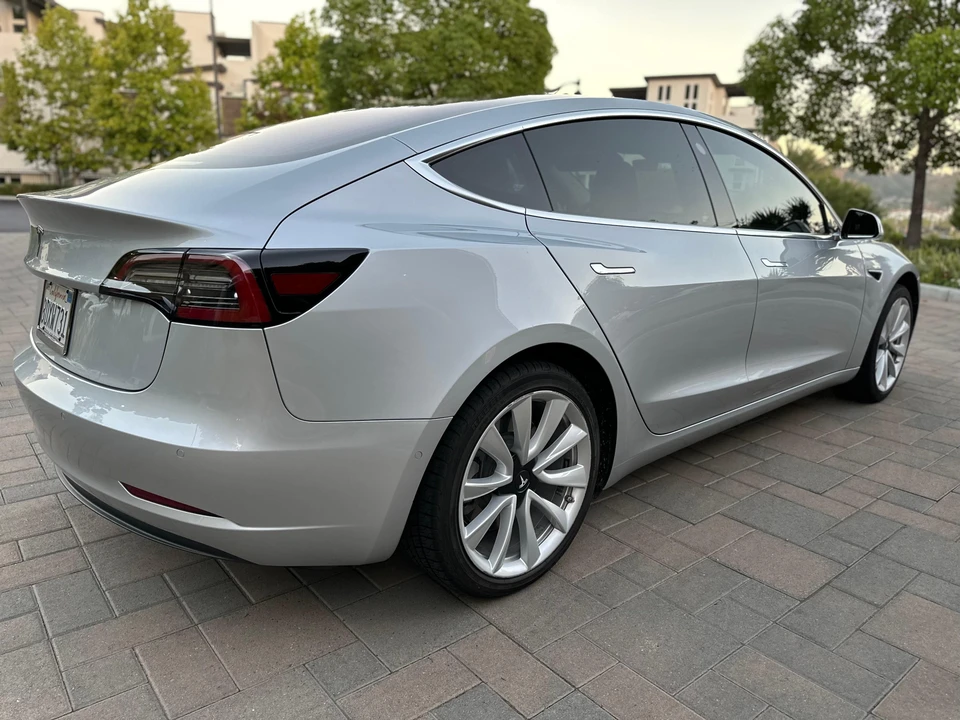 2018 Tesla Model 3 - Image 13 of 31