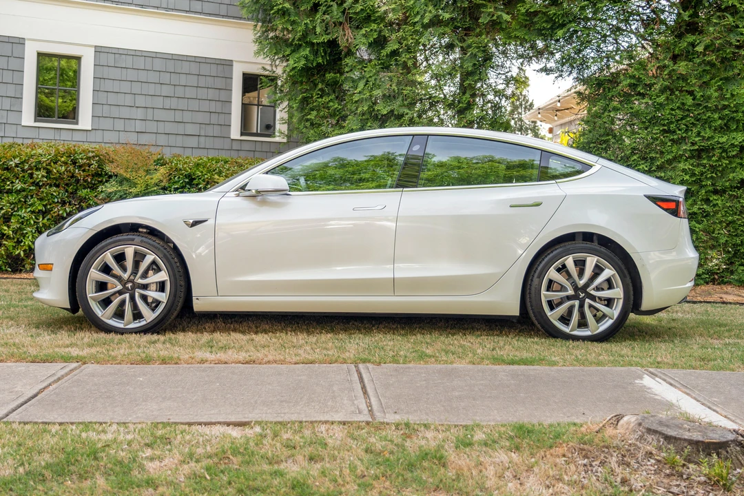 2018 Tesla Model 3 - Image 9 of 31