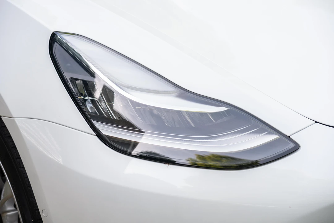 2018 Tesla Model 3 - Image 19 of 31