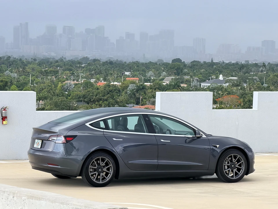 2018 Tesla Model 3 - Image 20 of 31