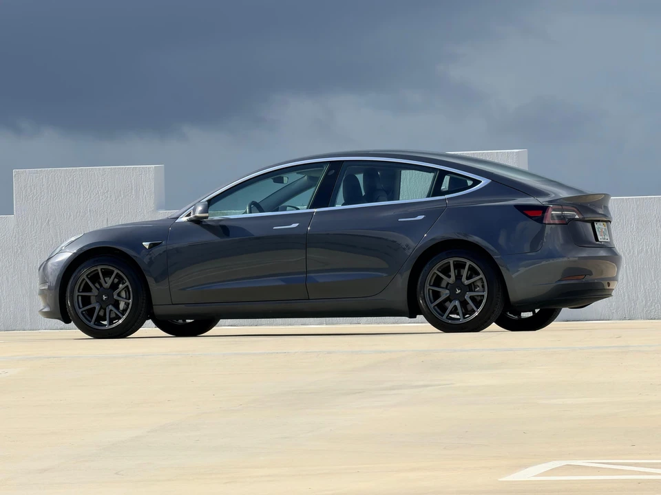 2018 Tesla Model 3 - Image 17 of 31