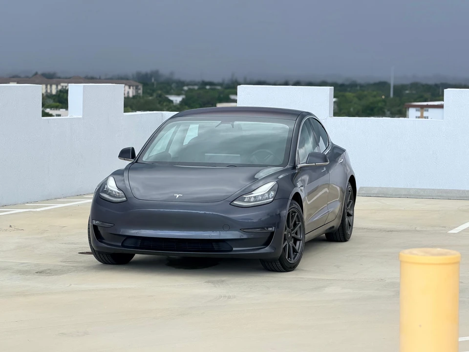 2018 Tesla Model 3 - Image 10 of 31