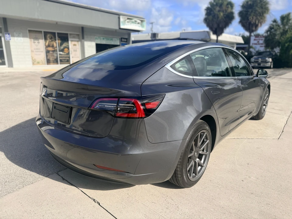 2018 Tesla Model 3 - Image 28 of 31