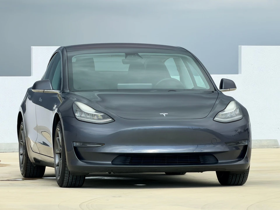 2018 Tesla Model 3 - Image 25 of 31