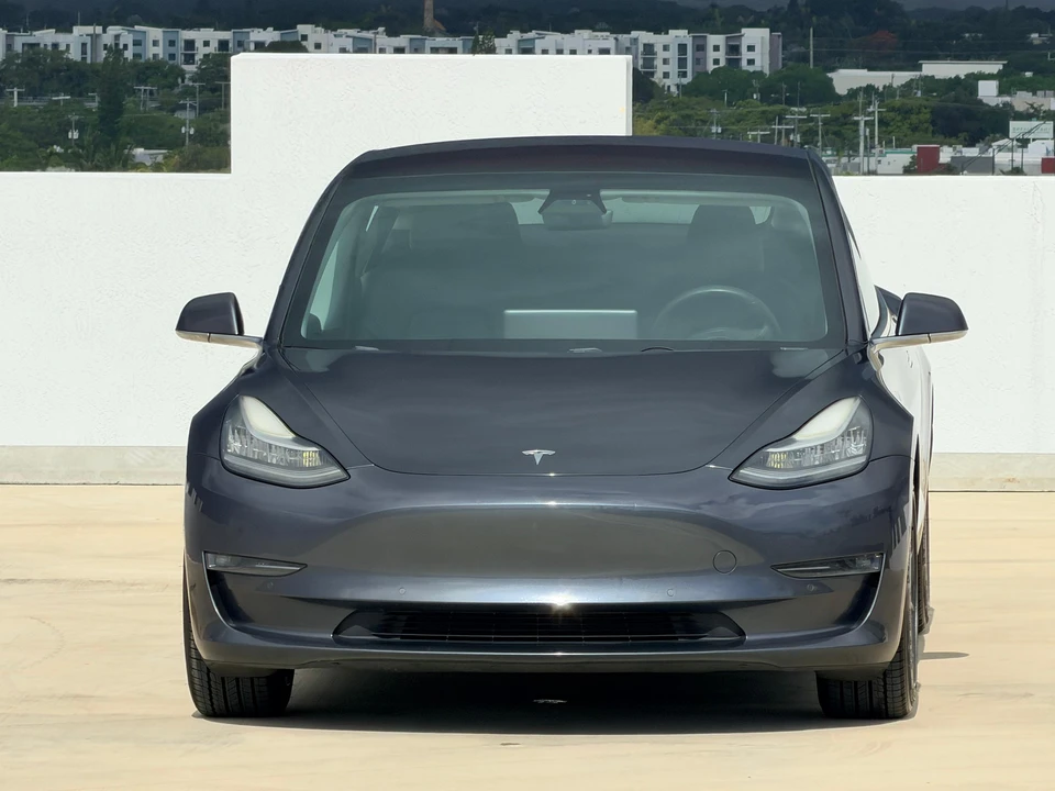 2018 Tesla Model 3 - Image 9 of 31