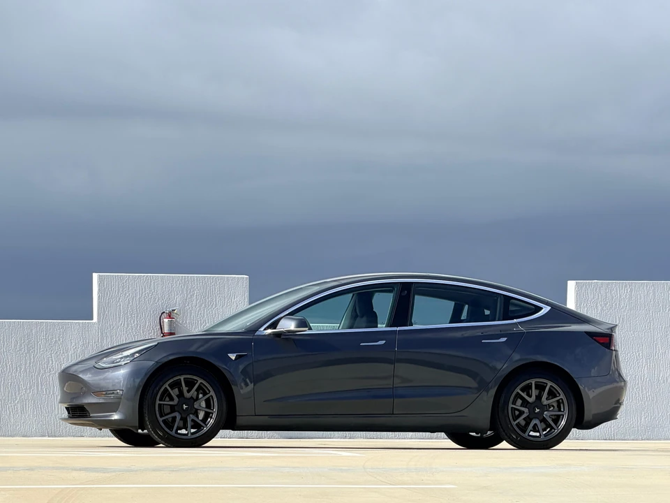 2018 Tesla Model 3 - Image 16 of 31