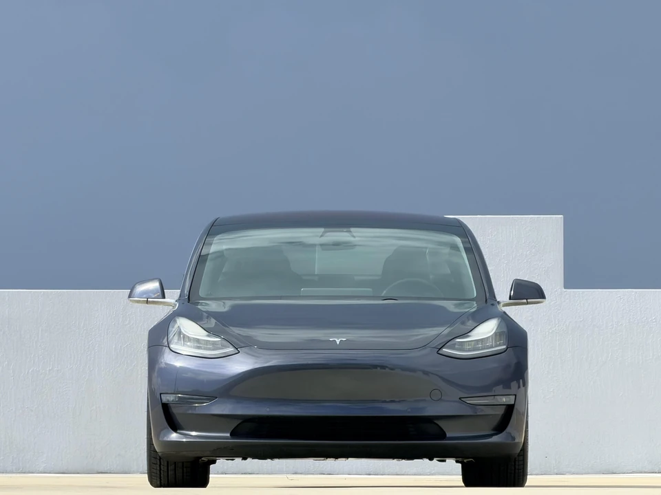 2018 Tesla Model 3 - Image 8 of 31