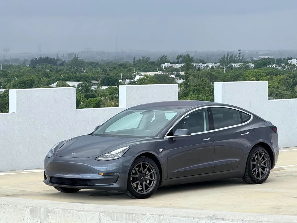 2018 Tesla Model 3 - Image 13 of 31