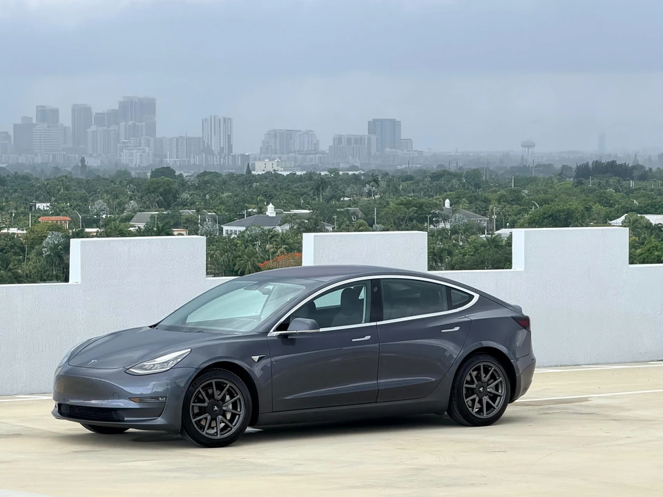2018 Tesla Model 3 - Image 15 of 31