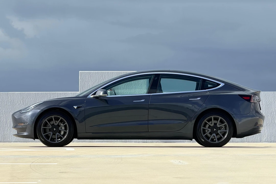 2018 Tesla Model 3 - Image 4 of 31