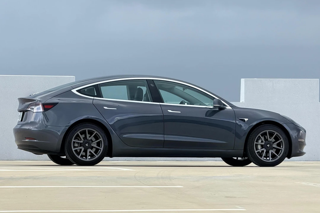 2018 Tesla Model 3 - Image 5 of 31