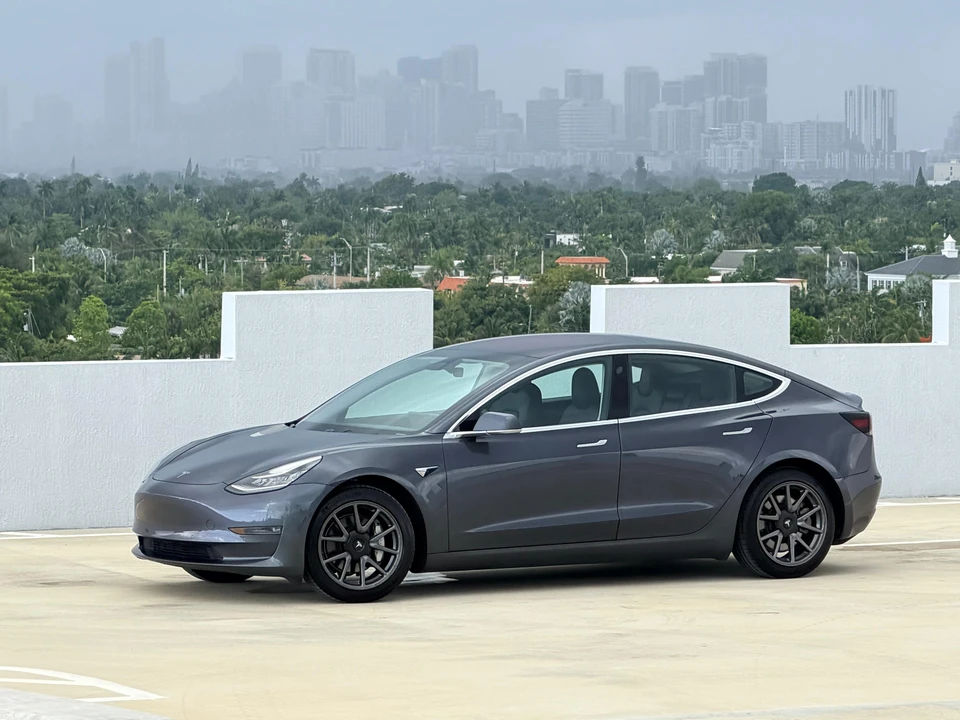 2018 Tesla Model 3 - Image 14 of 31
