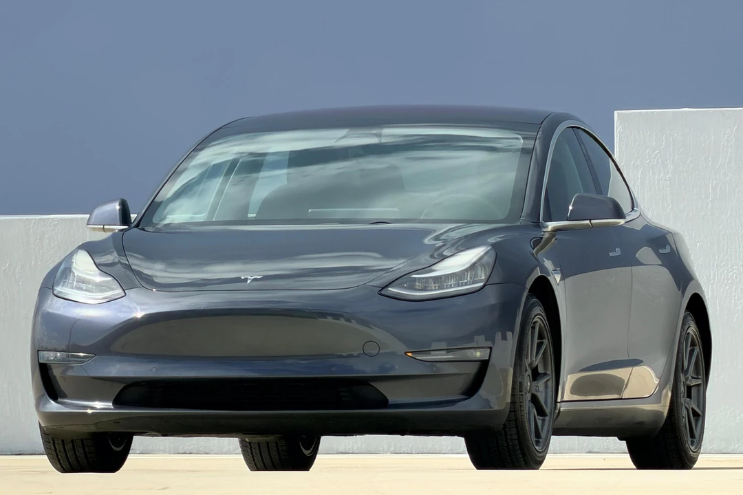 2018 Tesla Model 3 - Image 3 of 31