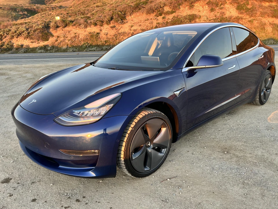 2018 Tesla Model 3 - Image 9 of 31