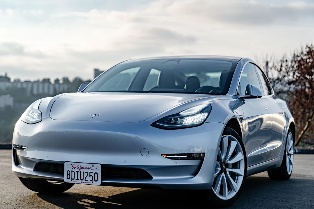 2018 Tesla Model 3 - Image 6 of 31