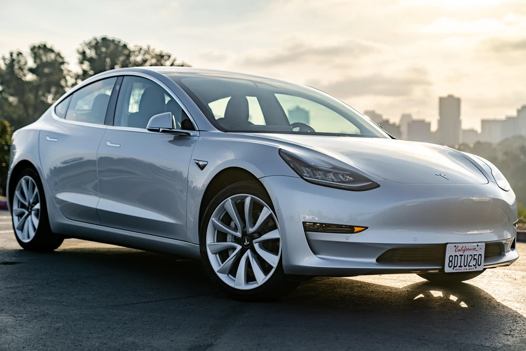2018 Tesla Model 3 - Image 12 of 31