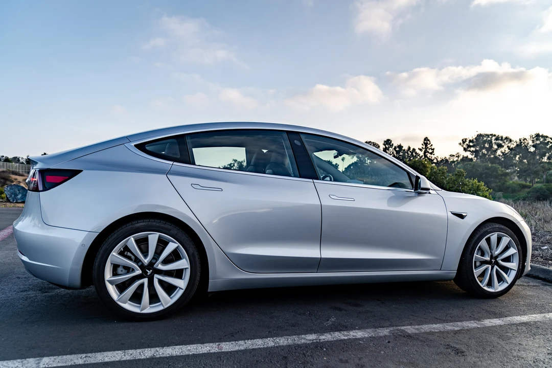 2018 Tesla Model 3 - Image 11 of 31