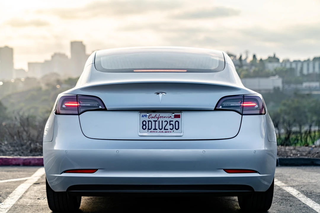 2018 Tesla Model 3 - Image 5 of 31