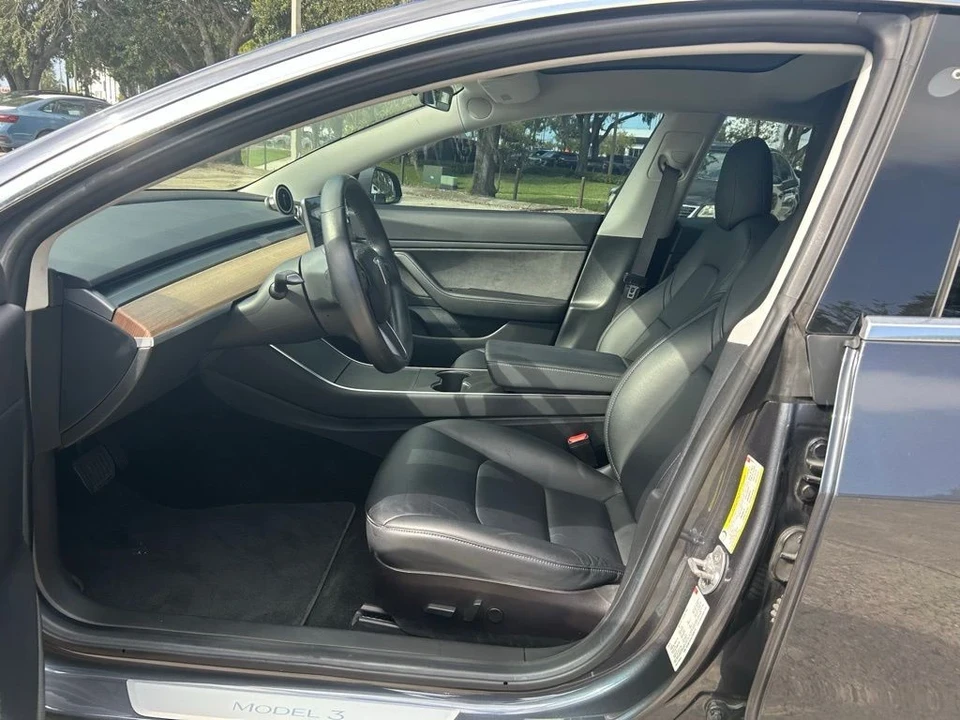 2018 Tesla Model 3 - Image 7 of 12