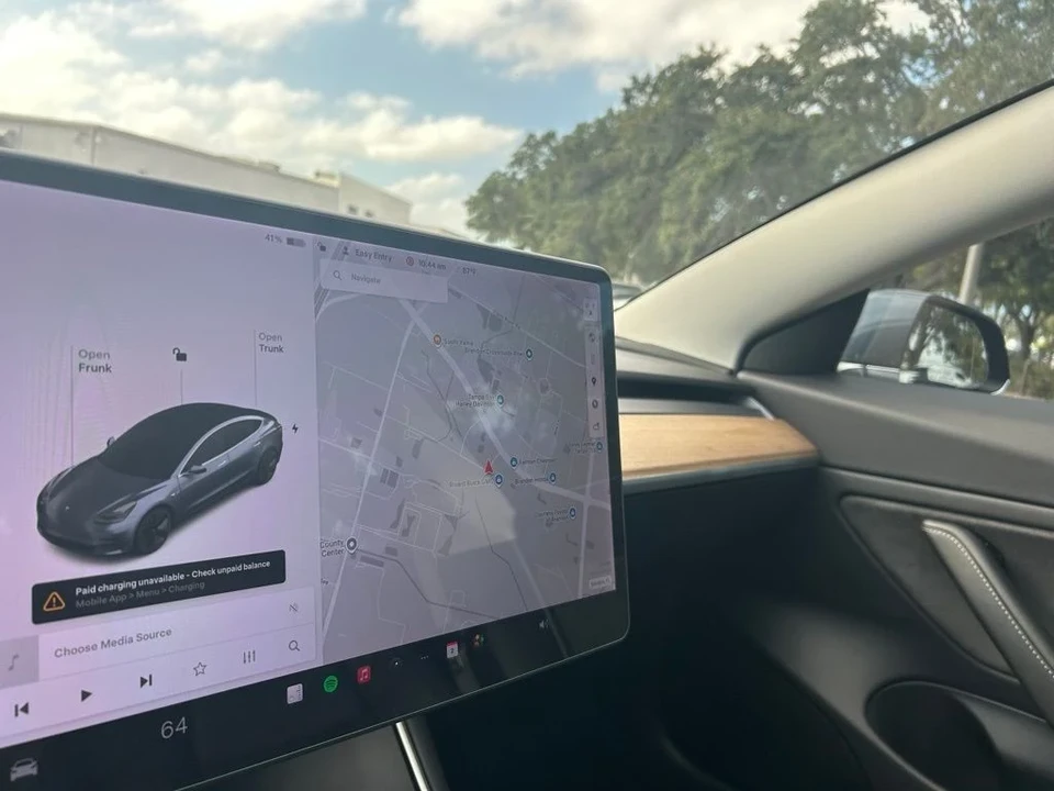 2018 Tesla Model 3 - Image 9 of 12