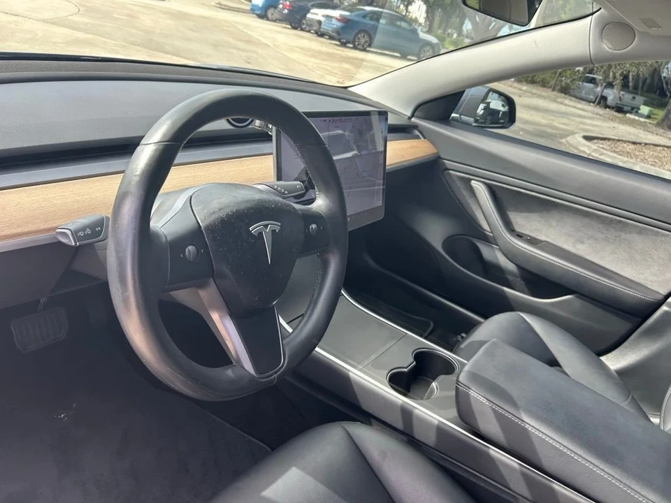 2018 Tesla Model 3 - Image 8 of 12