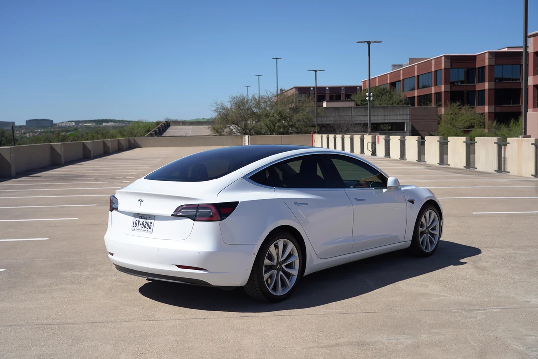 2018 Tesla Model 3 - Image 8 of 31