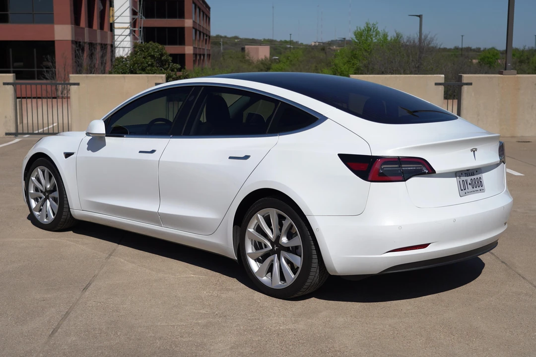2018 Tesla Model 3 - Image 4 of 31