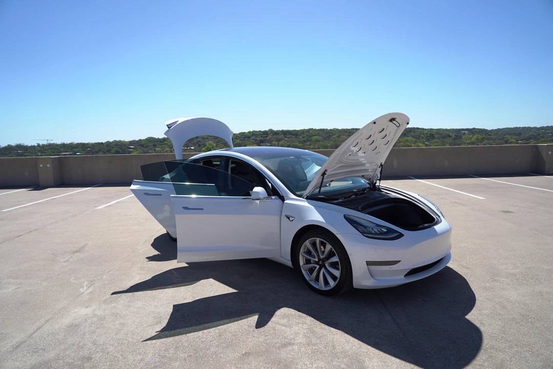 2018 Tesla Model 3 - Image 16 of 31